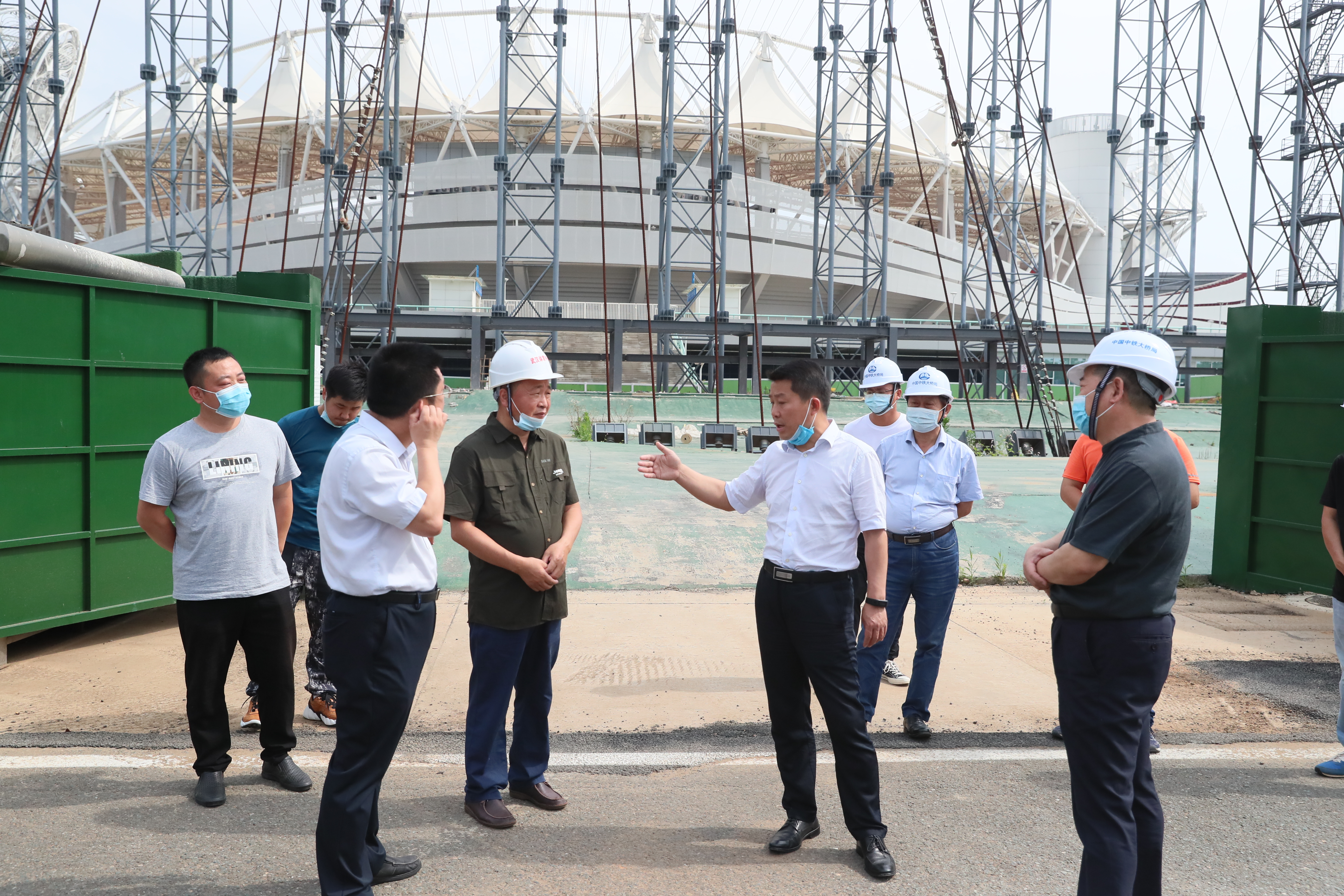 吳志鋒檢查軍運會場館續建恢復及開閉幕式臨建拆除等項目進展情況(圖4)